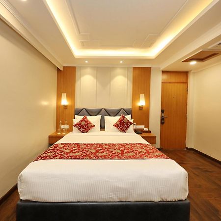 Hotel Blanco Srīnagar Esterno foto