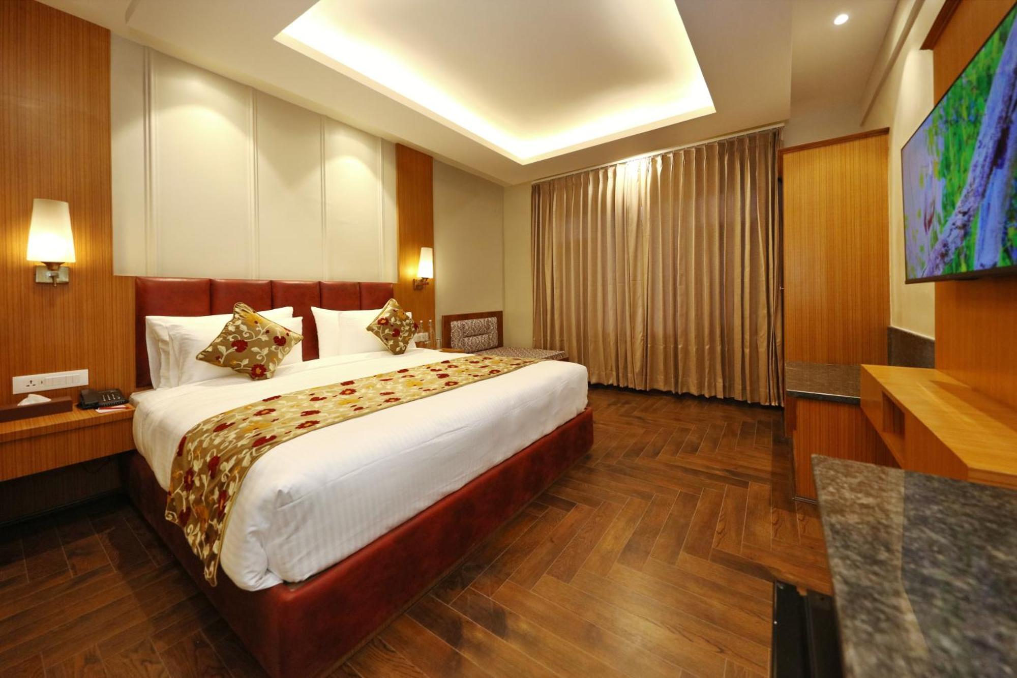 Hotel Blanco Srīnagar Esterno foto