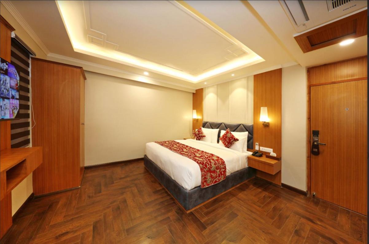 Hotel Blanco Srīnagar Esterno foto