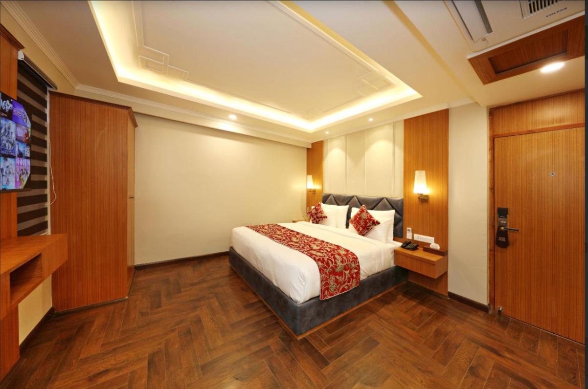 Hotel Blanco Srīnagar Esterno foto