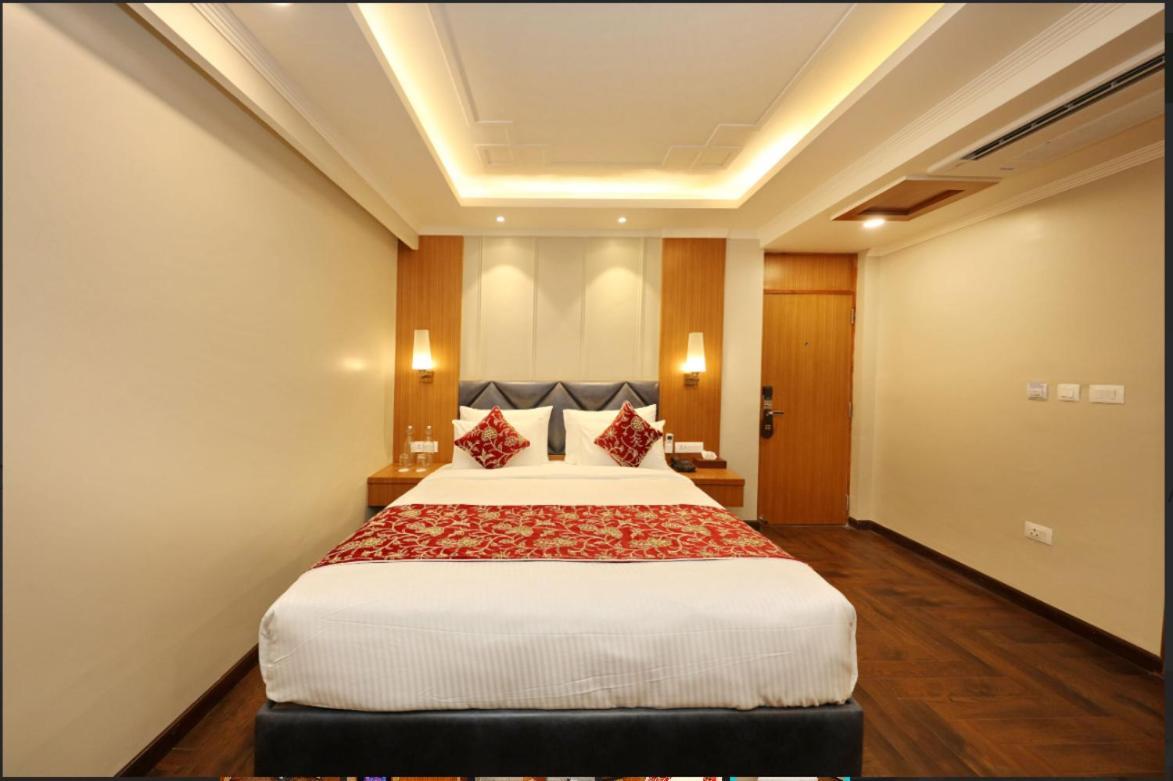 Hotel Blanco Srīnagar Esterno foto