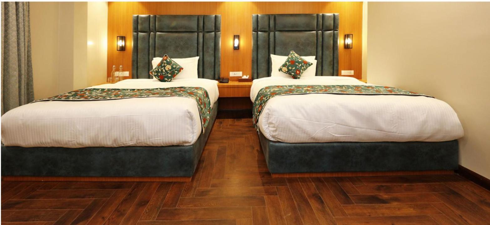 Hotel Blanco Srīnagar Esterno foto